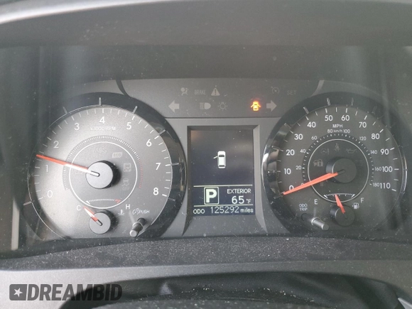 2015 Toyota Sienna LE AAS z VIN 5TDKK3DC6FS560071, wystawiony jako Copart lot #59883805 z przebiegiem 125 292 mil mil oraz Szkoda całkowita • Salvage title. Historia ofert i sprzedaży dostępna na DreamBid. Obrazek 9.