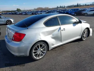 2005 Scion tC z VIN JTKDE177750019561, wystawiony jako IAAI lot #41045961 z przebiegiem Nie podano mil oraz . Historia ofert i sprzedaży dostępna na DreamBid. Obrazek 4.