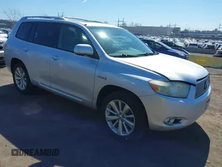 2008 Toyota Highlander Hybrid Limited with VIN JTEEW44A182012751, listed as a IAAI auction lot 41908833 with 219,938 mi miles. Bid and sale history available at carsss.com. Image 1.