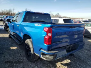 2022 Chevrolet Silverado 1500 Custom with VIN 3GCPDBEK0NG526415, listed as a Copart auction lot 84679614 with 55,104 mi miles and Salvage Title. Bid and sale history available at carsss.com. Image 2.