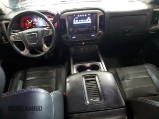 2016 GMC Sierra 2500HD Denali z VIN 1GT12UE84GF275611, wystawiony jako Copart lot #52740225 z przebiegiem 135 747 mil mil oraz Szkoda całkowita • Salvage title. Historia ofert i sprzedaży dostępna na DreamBid. Obrazek 8.