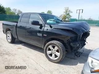 2015 Ram 1500 Express z VIN 1C6RR7FT8FS689670, wystawiony jako IAAI lot #42096348 z przebiegiem 141 486 mil mil oraz . Historia ofert i sprzedaży dostępna na DreamBid. Obrazek 1.