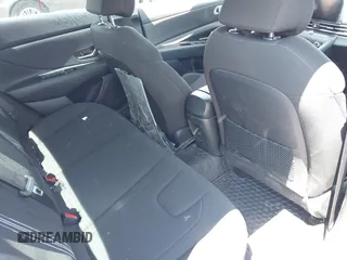 2024 Hyundai Elantra SEL z VIN KMHLS4DG3RU836490, wystawiony jako IAAI lot #42309437 z przebiegiem 7 679 mil mil oraz . Historia ofert i sprzedaży dostępna na DreamBid. Obrazek 8.