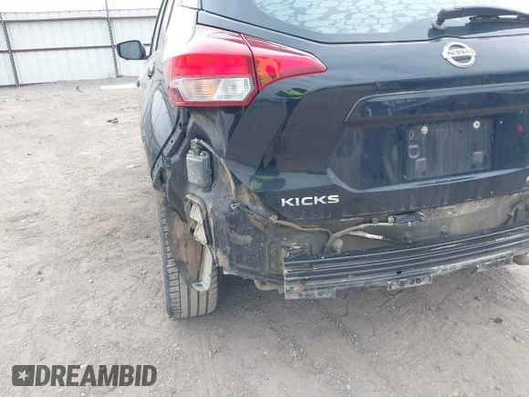 2019 Nissan Kicks SR with VIN 3N1CP5CU1KL556105, listed as a IAAI auction lot 41829091 with 120,639 mi miles. Bid and sale history available at carsss.com. Image 6.