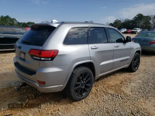 2018 Jeep Grand Cherokee Laredo E with VIN 1C4RJEAG2JC304458, listed as a Copart auction lot 45385415 with 102,172 mi miles and Salvage Title. Bid and sale history available at carsss.com. Image 3.