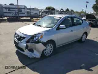 2014 Nissan Versa SV z VIN 3N1CN7AP7EL819863, wystawiony jako Copart lot #61108625 z przebiegiem 190 192 mil mil oraz Szkoda całkowita • Salvage title. Historia ofert i sprzedaży dostępna na DreamBid. Obrazek 1.