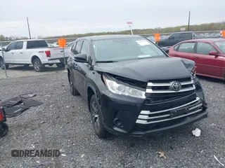 2019 Toyota Highlander LE z VIN 5TDBZRFH7KS994632, wystawiony jako IAAI lot #41992374 z przebiegiem 46 892 mil mil oraz . Historia ofert i sprzedaży dostępna na DreamBid. Obrazek 1.