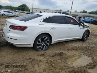 2019 Volkswagen Arteon SE z VIN WVWBR7AN1KE000435, wystawiony jako Copart lot #55991645 z przebiegiem 70 285 mil mil oraz Czysty tytuł • Clean title. Historia ofert i sprzedaży dostępna na DreamBid. Obrazek 3.