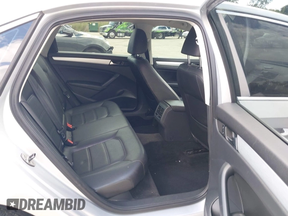 2013 Volkswagen Passat SE z VIN 1VWBP7A38DC123553, wystawiony jako IAAI lot #42341621 z przebiegiem 178 504 mil mil oraz . Historia ofert i sprzedaży dostępna na DreamBid. Obrazek 8.
