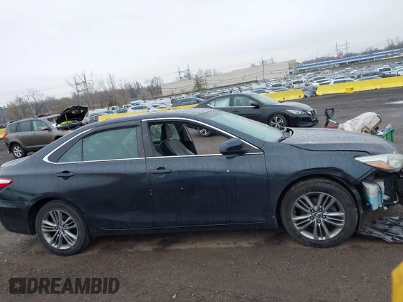 2015 Toyota Camry XLE with VIN 4T1BF1FK1FU087653, listed as a IAAI auction lot 41942940 with 180,274 mi miles. Bid and sale history available at carsss.com. Image 13.