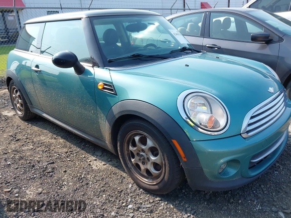 2012 MINI Hardtop with VIN WMWSU3C58CT185467, listed as a IAAI auction lot 42400558 with 303,230 mi miles and . Bid and sale history available at DreamBid. Image 1.