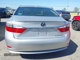 2013 Lexus ES 300h with VIN JTHBW1GG8D2026533, listed as a IAAI auction lot 42064923 with Not provided miles and . Bid and sale history available at DreamBid. Image 17.