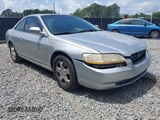 2000 Honda Accord EX z VIN 1HGCG2253YA017735, wystawiony jako IAAI lot #42150660 z przebiegiem 244 847 mil mil oraz . Historia ofert i sprzedaży dostępna na DreamBid. Obrazek 1.