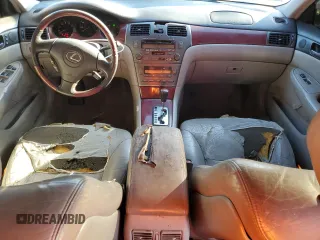 2003 Lexus ES 300 with VIN JTHBF30G030098309, listed as a Copart auction lot 44358635 with 284,183 mi miles and Salvage Title. Bid and sale history available at DreamBid. Image 8.