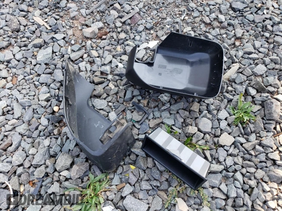 2024 Ford Bronco Black Diamond z VIN 1FMDE1BH2RLA55715, wystawiony jako Copart lot #69823114 z przebiegiem 1 476 mil mil oraz Szkoda całkowita • Salvage title. Historia ofert i sprzedaży dostępna na DreamBid. Obrazek 13.