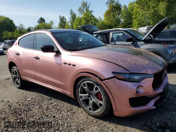 2017 Maserati Levante with VIN ZN661XUS1HX243202, listed as a Copart auction lot 55456535 with 77,738 mi miles and Salvage Title. Bid and sale history available at carsss.com. Image 4.