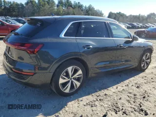 2024 Audi Q8 e-tron Premium Plus z VIN WA15AAGE2RB022720, wystawiony jako Copart lot #80526654 z przebiegiem 11 445 mil mil oraz Szkoda całkowita • Salvage title. Historia ofert i sprzedaży dostępna na DreamBid. Obrazek 3.