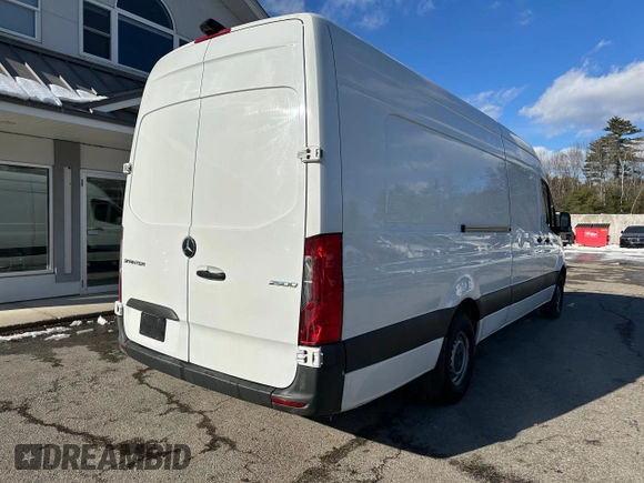 2020 Mercedes-Benz Sprinter with VIN W1Y4EDHY4LT031271, listed as a Copart auction lot 42905535 with 559,889 mi miles and Clean Title. Bid and sale history available at DreamBid. Image 4.