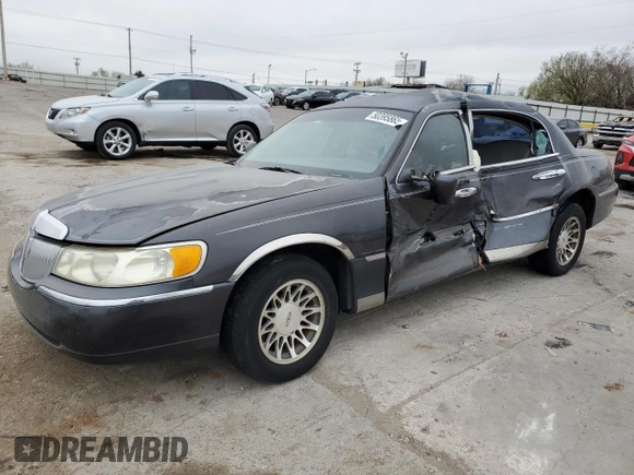 2001 Lincoln Town Car Signature with VIN 1LNHM82W11Y683915, listed as a Copart auction lot 50395865 with Not provided miles and Non repairable. Bid and sale history available at DreamBid. Image 1.