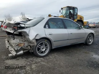 1998 Honda Accord LX with VIN 1HGCG5540WA180862, listed as a Copart auction lot 87071084 with 394,803 mi miles and Salvage title. Bid and sale history available at DreamBid. Image 3.