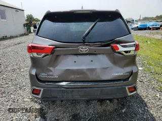 2018 Toyota Highlander Limited with VIN 5TDDZRFH9JS817037, listed as a Copart auction lot 60607945 with 101,624 mi miles and Salvage title. Bid and sale history available at DreamBid. Image 6.