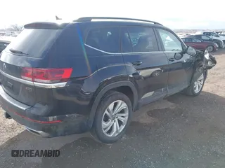 2022 Volkswagen Atlas 3.6L V6 SE w/Technology with VIN 1V2HR2CA3NC545557, listed as a IAAI auction lot 41686679 with 46,641 mi miles. Bid and sale history available at carsss.com. Image 4.