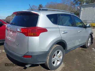 2013 Toyota RAV4 XLE with VIN JTMRFREV8DD039769, listed as a IAAI auction lot 41573734 with 111,129 mi miles. Bid and sale history available at carsss.com. Image 4.