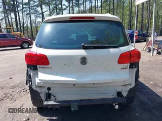 2017 Volkswagen Tiguan Wolfsburg Edition z VIN WVGSV7AX5HK003552, wystawiony jako IAAI lot #41989058 z przebiegiem 109 127 mil mil oraz . Historia ofert i sprzedaży dostępna na DreamBid. Obrazek 16.
