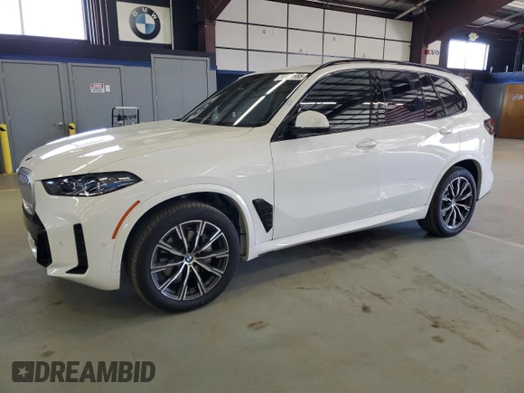 2025 BMW X5 xDrive40i z VIN 5UX23EU01S9X75945, wystawiony jako Copart lot #53264685 z przebiegiem 3 254 mil mil oraz Szkoda całkowita • Salvage title. Historia ofert i sprzedaży dostępna na DreamBid. Obrazek 1.
