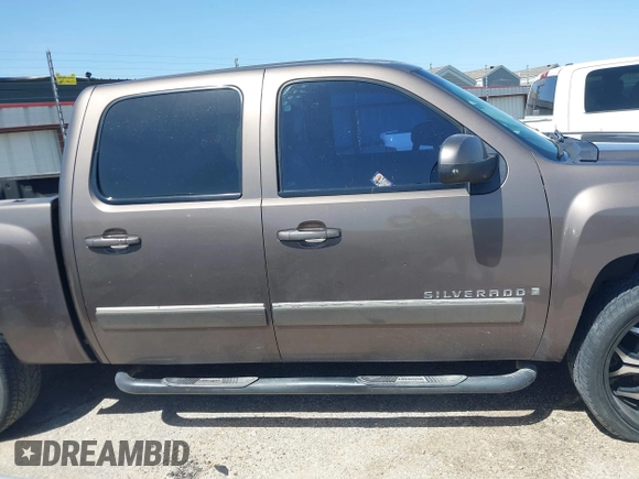2007 Chevrolet Silverado 1500 Work Truck with VIN 2GCEC13J971729555, listed as a IAAI auction lot 41823438 with 280,901 mi miles and . Bid and sale history available at DreamBid. Image 13.