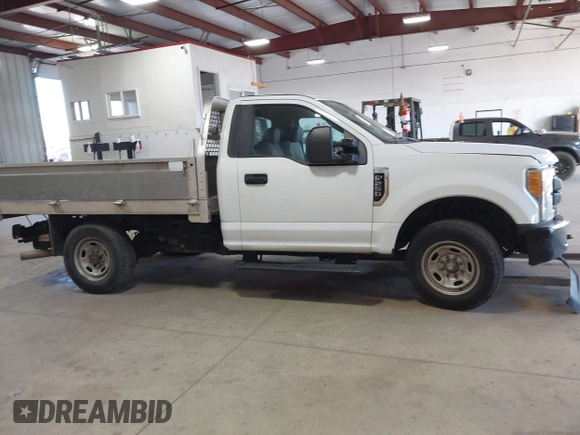 2017 Ford F-250 XL with VIN 1FDBF2A66HEC86629, listed as a IAAI auction lot 42036870 with 73,123 mi miles and . Bid and sale history available at DreamBid. Image 13.