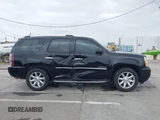 2013 GMC Yukon Denali with VIN 1GKS2EEF2DR348109, listed as a IAAI auction lot 41895426 with 121,590 mi miles. Bid and sale history available at carsss.com. Image 13.