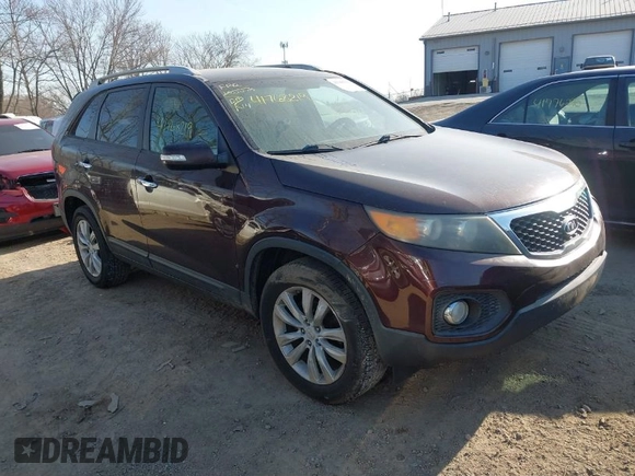 2011 Kia Sorento EX with VIN 5XYKU4A20BG153415, listed as a IAAI auction lot 41768219 with 185,732 mi miles. Bid and sale history available at carsss.com. Image 1.