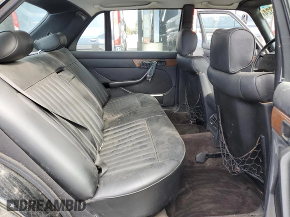 1987 Mercedes-Benz 560 with VIN WDBCA39D4HA360359, listed as a Copart auction lot 80772324 with 203,669 mi miles and Clean Title. Bid and sale history available at DreamBid. Image 10.