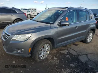 2010 Volkswagen Tiguan with VIN WVGBV9AX9AW500811, listed as a Copart auction lot 82588274 with 106,367 mi miles and Clean title. Bid and sale history available at DreamBid. Image 1.