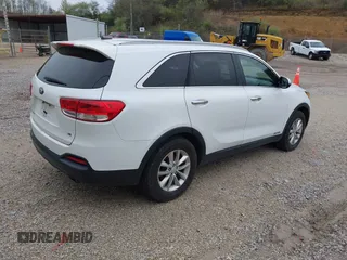 2016 Kia Sorento LX with VIN 5XYPGDA59GG150351, listed as a IAAI auction lot 42006707 with 152,617 mi miles and . Bid and sale history available at carsss.com. Image 4.