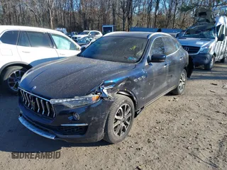 2021 Maserati Levante GranLusso with VIN ZN661XUL8MX357510, listed as a IAAI auction lot 41237857 with 33,375 mi miles. Bid and sale history available at carsss.com. Image 17.