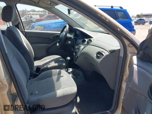 2000 Ford Focus LX with VIN 1FAFP33P2YW427999, listed as a IAAI auction lot 42874144 with 121,885 mi miles and . Bid and sale history available at DreamBid. Image 5.