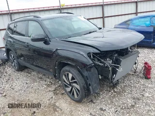 2025 Volkswagen Atlas SE z VIN 1V2HR2CA9SC501137, wystawiony jako IAAI lot #42045387 z przebiegiem 8 833 mil mil oraz . Historia ofert i sprzedaży dostępna na DreamBid. Obrazek 1.