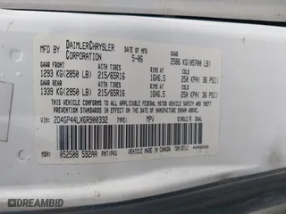 2006 Dodge Grand Caravan SXT with VIN 2D4GP44LX6R900332, listed as a IAAI auction lot 41915331 with 181,707 mi miles. Bid and sale history available at carsss.com. Image 9.