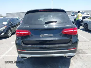 2019 Mercedes-Benz GLC 350e z VIN WDC0G5EB3KF619396, wystawiony jako IAAI lot #42353279 z przebiegiem 23 600 mil mil oraz . Historia ofert i sprzedaży dostępna na DreamBid. Obrazek 16.