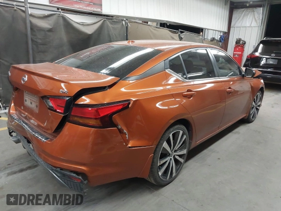 2022 Nissan Altima SR z VIN 1N4BL4CV2NN336165, wystawiony jako IAAI lot #42093865 z przebiegiem 72 340 mil mil oraz . Historia ofert i sprzedaży dostępna na DreamBid. Obrazek 4.