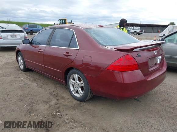 2006 Honda Accord EX-L z VIN 1HGCM56806A041521, wystawiony jako IAAI lot #41689379 z przebiegiem 240 178 mil mil oraz . Historia ofert i sprzedaży dostępna na DreamBid. Obrazek 3.