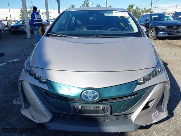 2018 Toyota Prius Prime Plus with VIN JTDKARFP1J3104690, listed as a IAAI auction lot 41620758 with NaN miles. Bid and sale history available at carsss.com. Image 12.