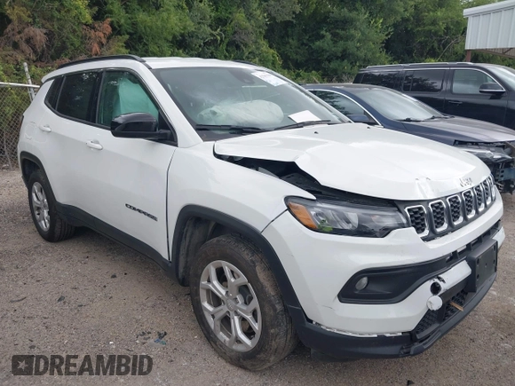 2024 Jeep Compass Latitude with VIN 3C4NJDBN9RT100598, listed as a IAAI auction lot 42541564 with 25,447 mi miles and . Bid and sale history available at DreamBid. Image 1.
