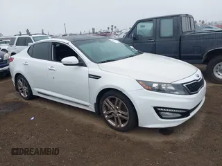 2013 Kia Optima SX z VIN 5XXGR4A67DG234042, wystawiony jako IAAI lot #42420612 z przebiegiem 166 674 mil mil oraz . Historia ofert i sprzedaży dostępna na DreamBid. Obrazek 1.