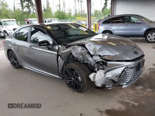 2025 Toyota Camry LE с VIN 4T1DBADK8SU520855, выставлен на аукционе IAAI как лот 42304492 с пробегом 6 972 миль миль и . История ставок и продаж доступна на DreamBid. Изображение 1.