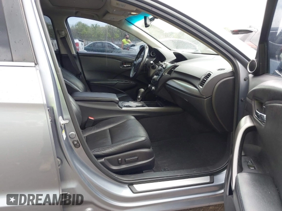 2013 Acura RDX with VIN 5J8TB3H31DL013840, listed as a IAAI auction lot 42027621 with 135,201 mi miles and . Bid and sale history available at carsss.com. Image 5.