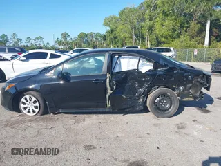 2025 Toyota Corolla LE z VIN 5YFB4MDE8SP241176, wystawiony jako IAAI lot #41316242 z przebiegiem 2063 mil mil oraz . Historia ofert i sprzedaży dostępna na DreamBid. Obrazek 14.