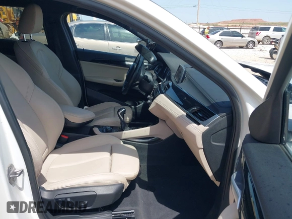 2018 BMW X2 sDrive28i z VIN WBXYJ3C37JEJ82536, wystawiony jako IAAI lot #42007039 z przebiegiem 76 626 mil mil oraz . Historia ofert i sprzedaży dostępna na DreamBid. Obrazek 5.